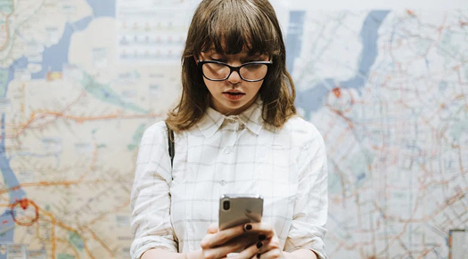 How Does RCS Differ from Standard Text Messaging